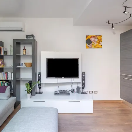 Lägenhet Chic & Modern With Terrace